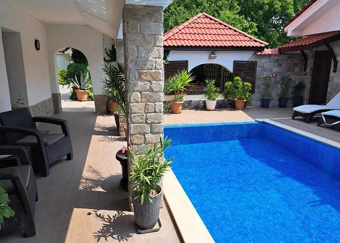 стария орех Gæstehus